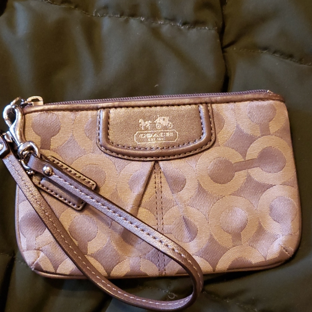 Wristlet